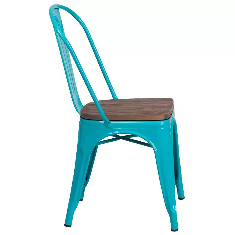 Chaise de salle à manger empilable en métal coloré avec assise en bois