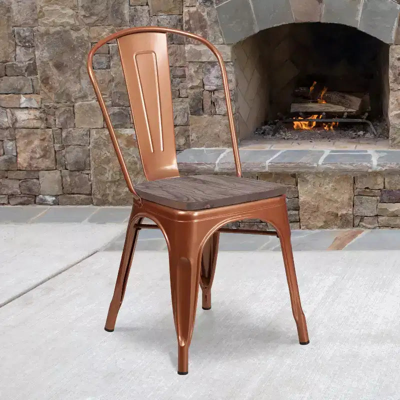 Chaise de salle à manger empilable en métal coloré avec assise en bois